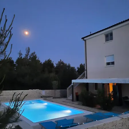 Torovi Hills